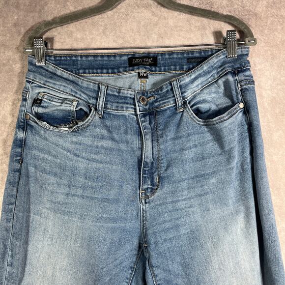 Judy Blue Boyfriend Jeans Womens Size 14W Blue Medium Wash Denim Frayed Raw Hem - Picture 2 of 14